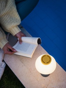 product photography lifestyle lamp outdoor near swimmingpool homeware produktfotografie haushalt lampe Außenlampe 